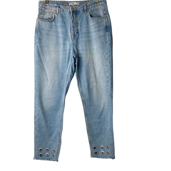 Zara Studded High Rise Engineering Mom Jeans Grommet Detail Raw Hem Crop Size 8 - Picture 3 of 13